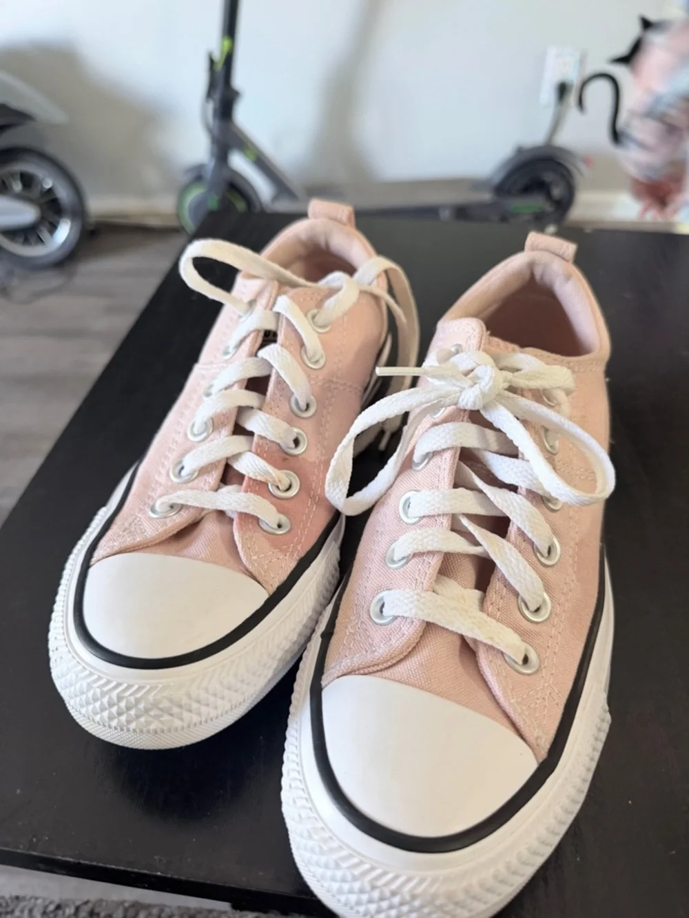 Converse Pink Low Top Sneakers - Picture 1 of 3